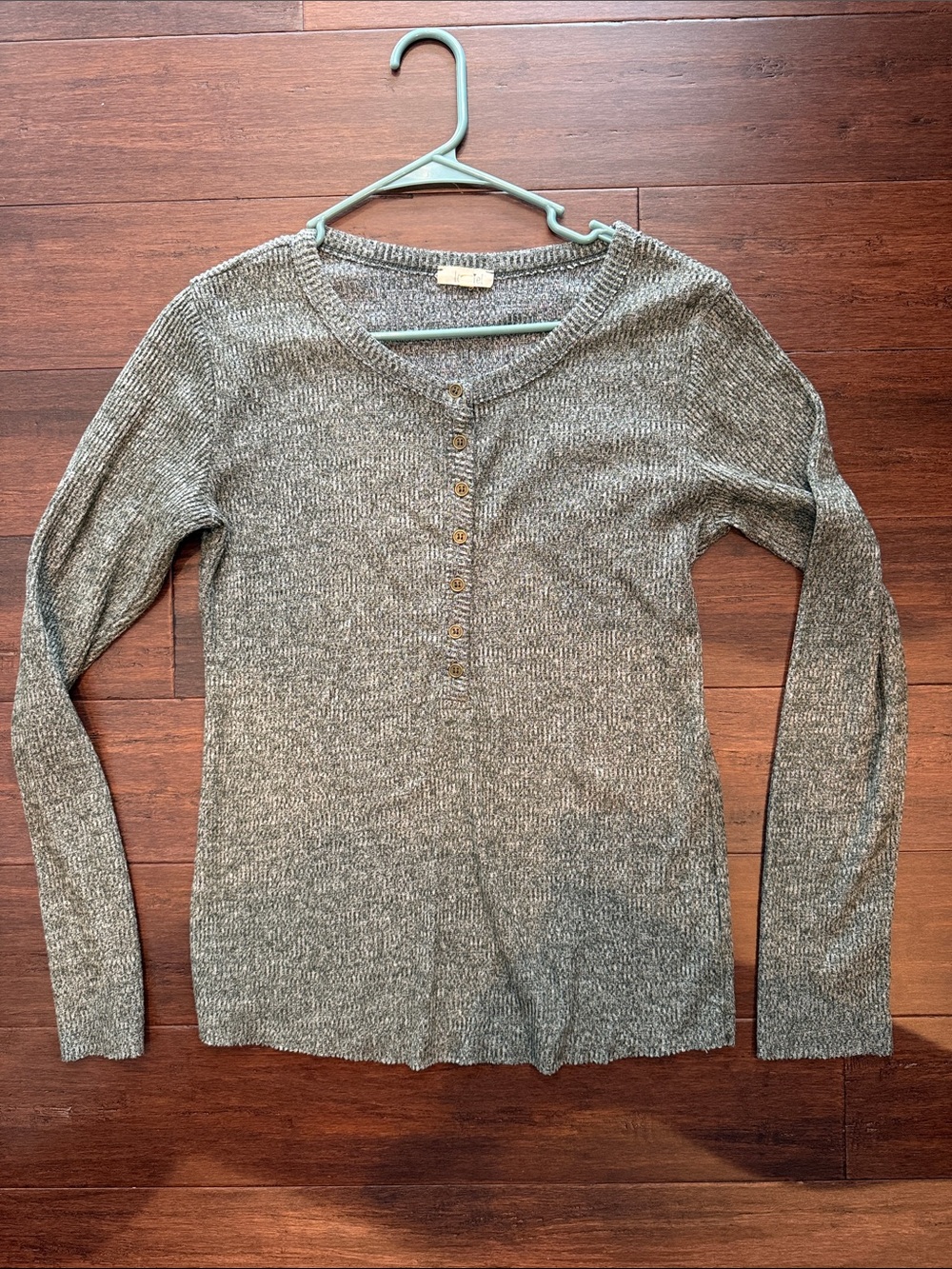 Women’s Heather Green Henley Knit Top